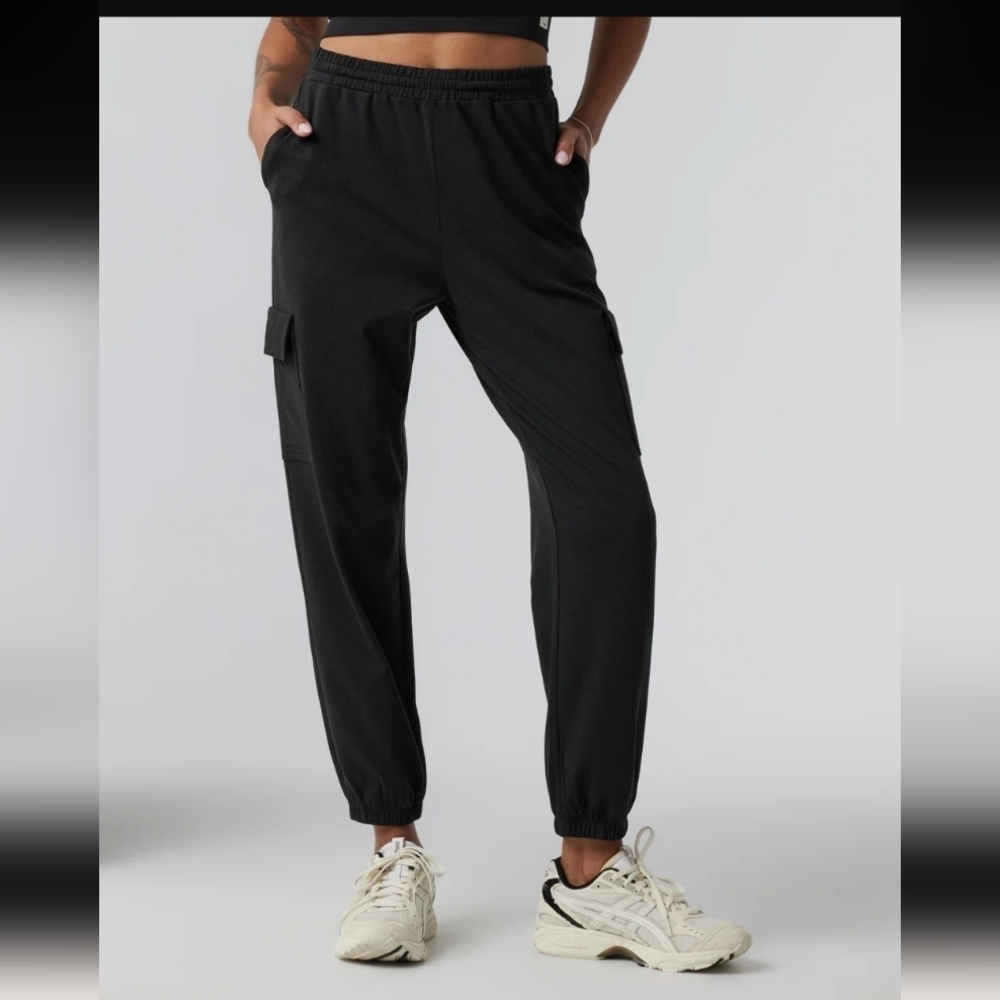 Vuori Boyfriend Cargo Sweatpant